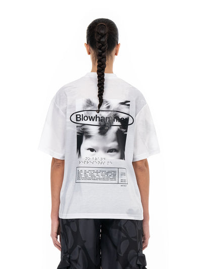 Λευκό T-shirt Stream, σε μοντέλο, πίσω όψη με τη στάμπα