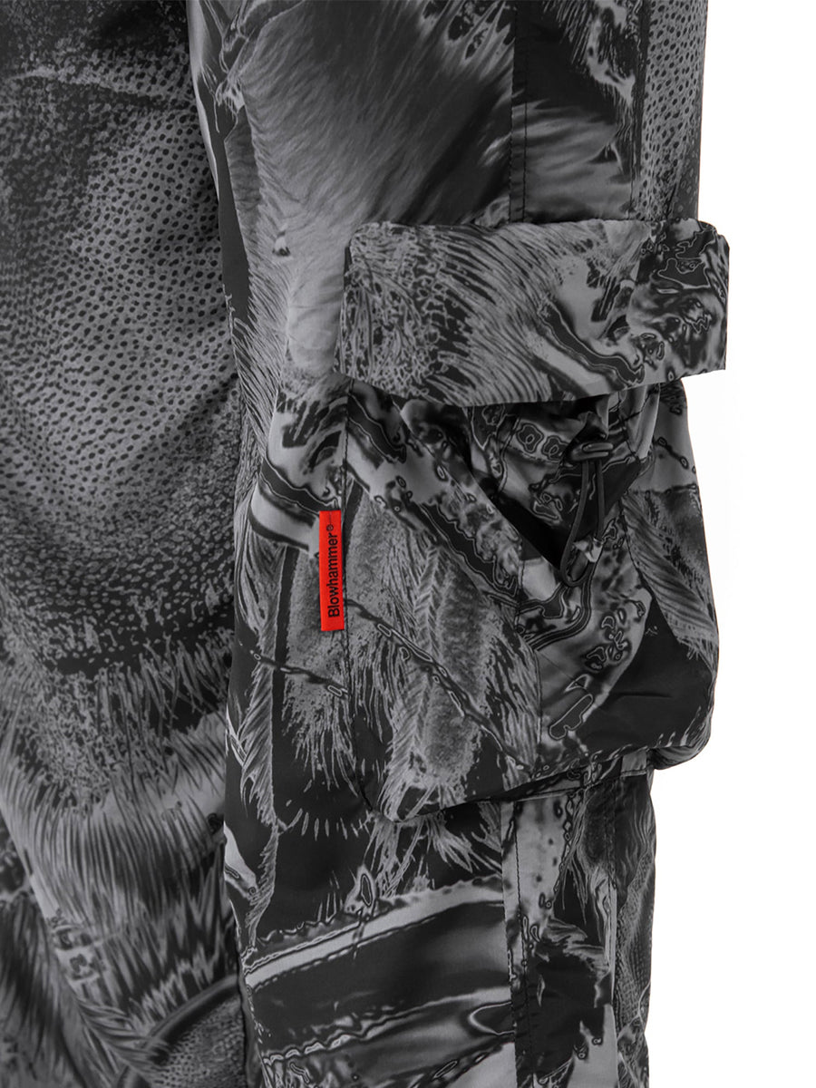 Pantaloni cargo neri Insectide Vision, dettaglio della tasca cargo