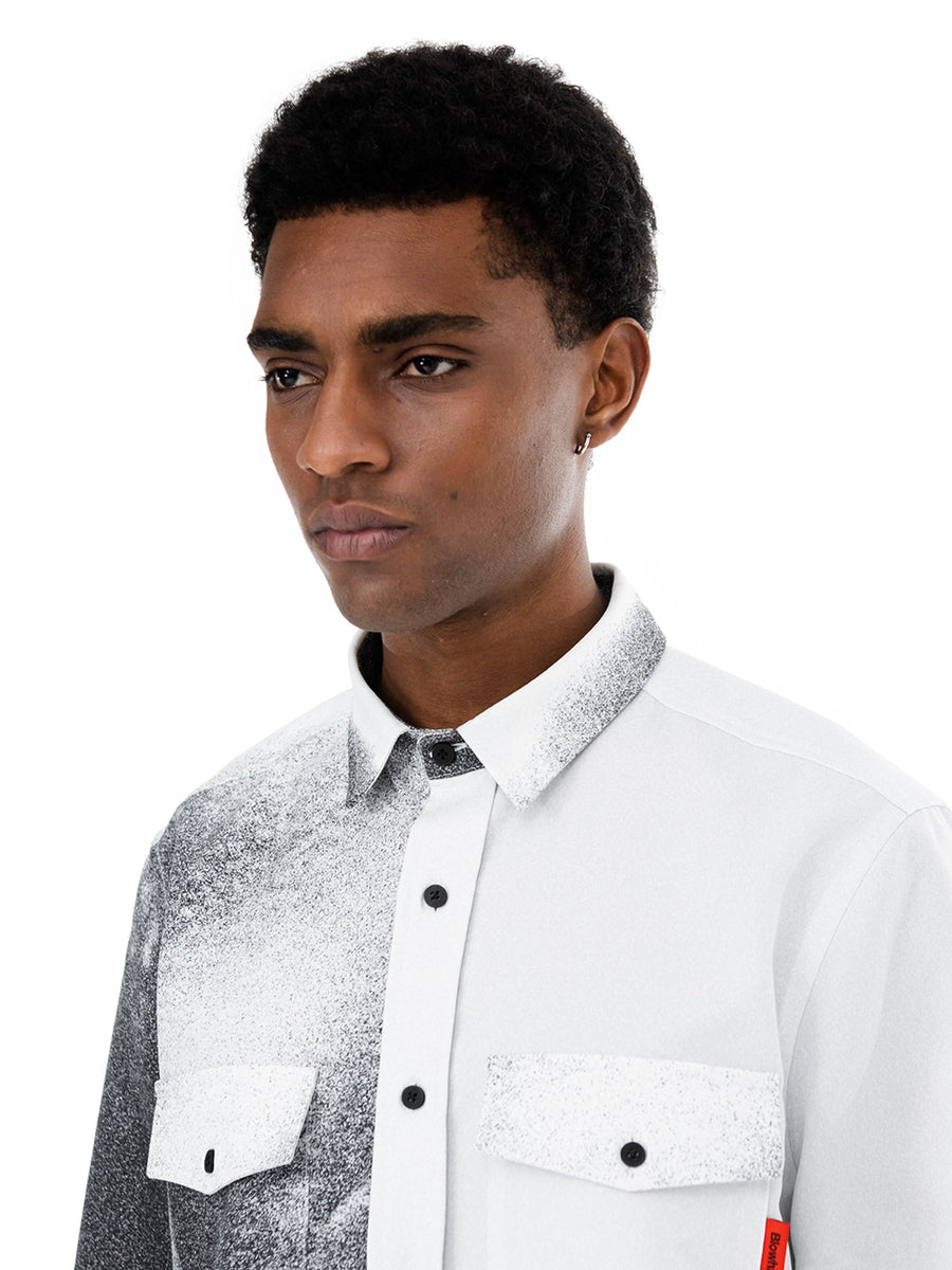 Camicia a maniche lunghe bianca e grigia Mouth, indossata, primo piano