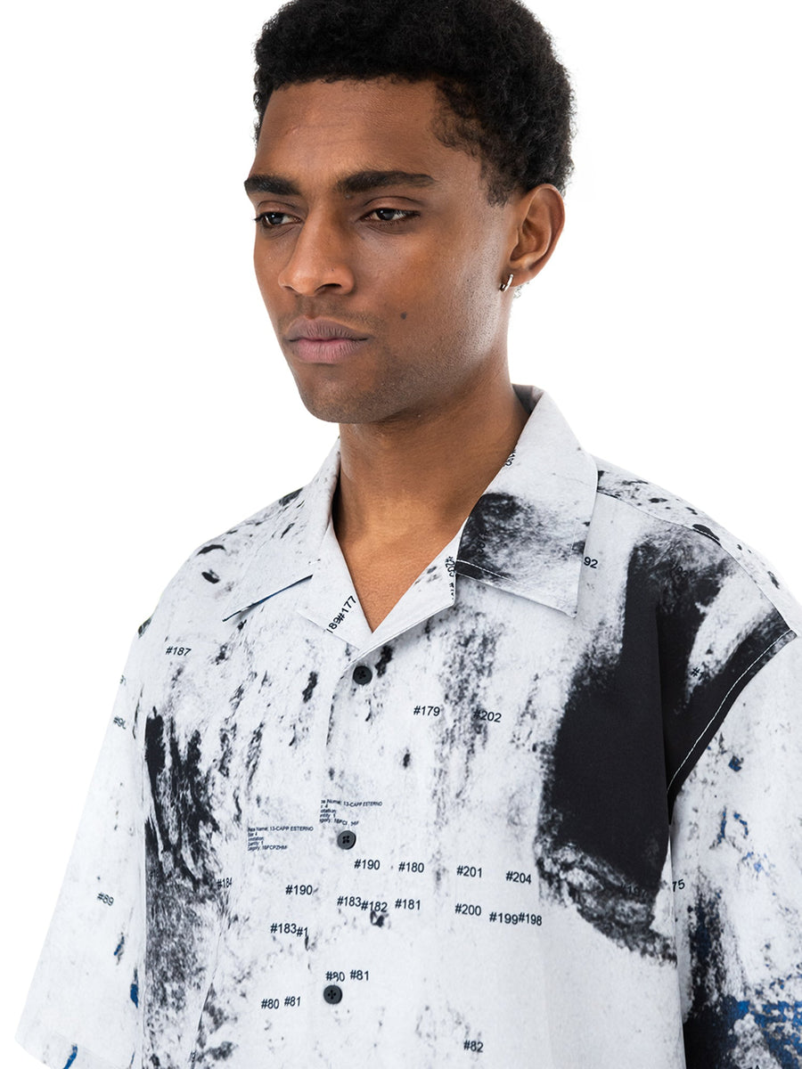 Camicia a maniche corte bianca Rugged, indossata, primo piano