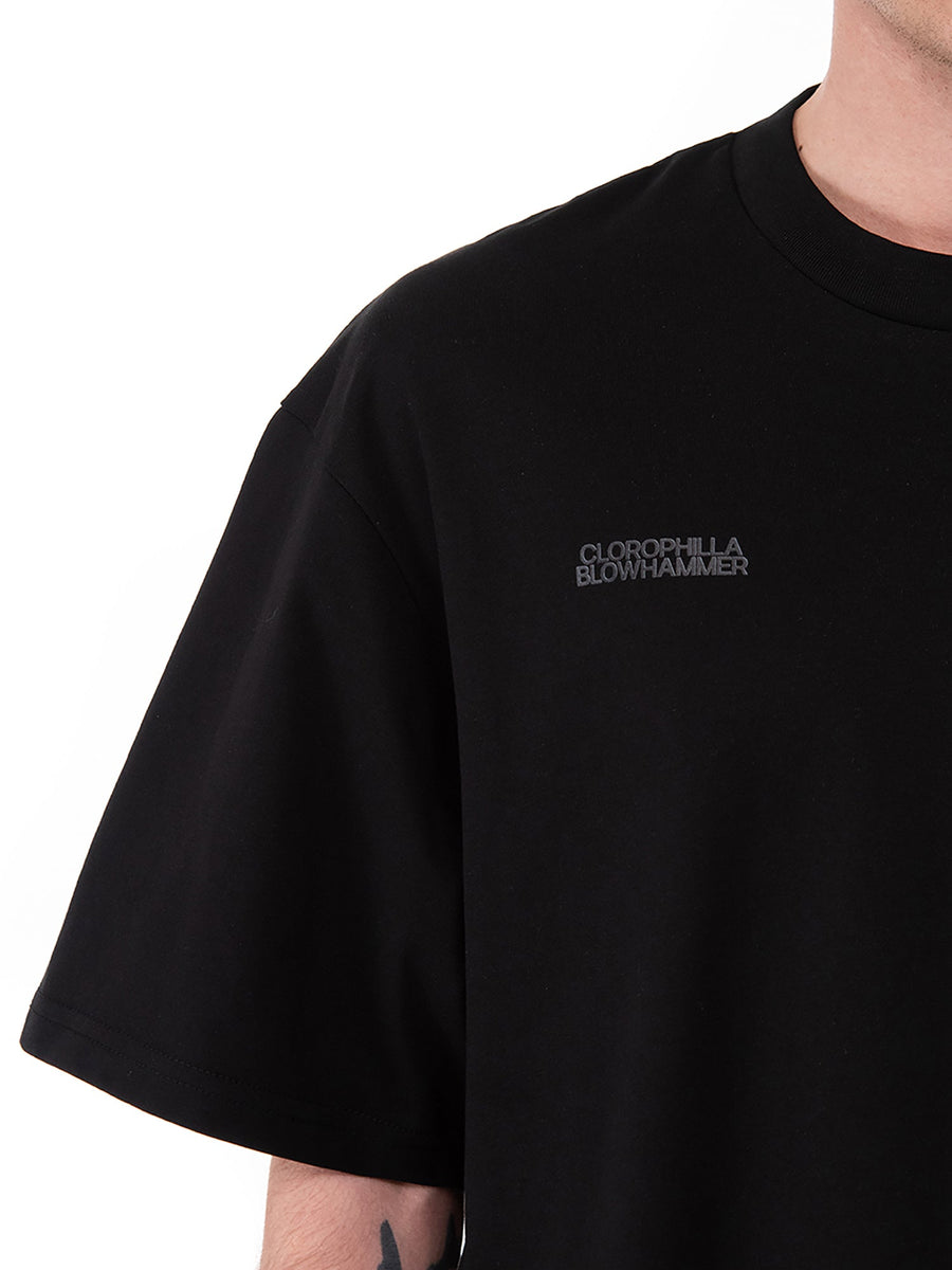 T-shirt nera Vertebrae, dettaglio della stampa