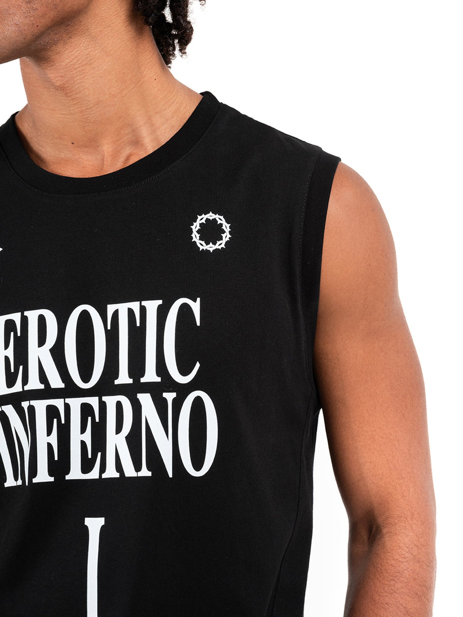 Schwarzes Tanktop Erotic Black, getragen, Nahaufnahme